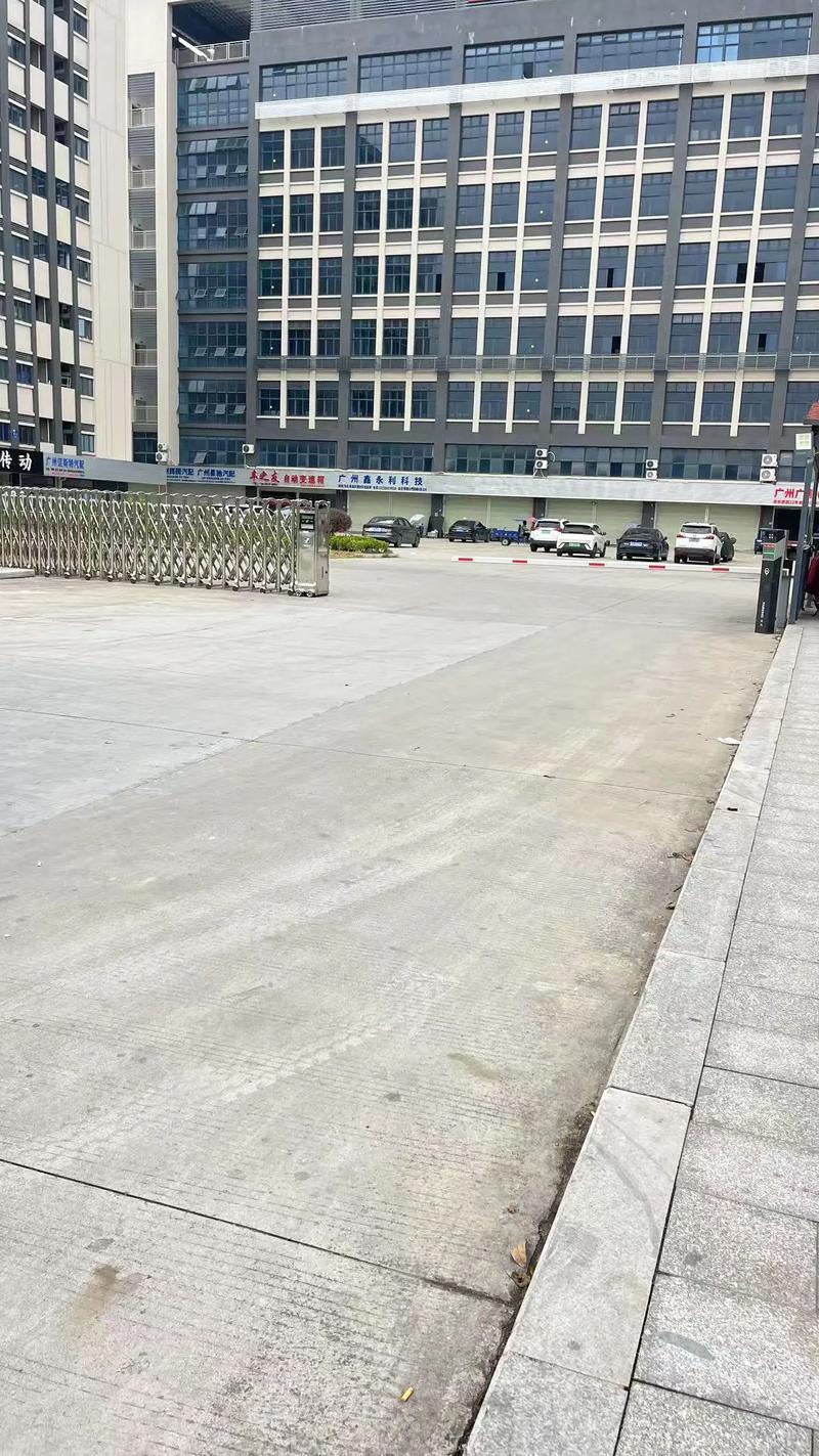 工厂直招 ,不通过中介,不挑人 不要文化,26/小时 吃 - 抖音